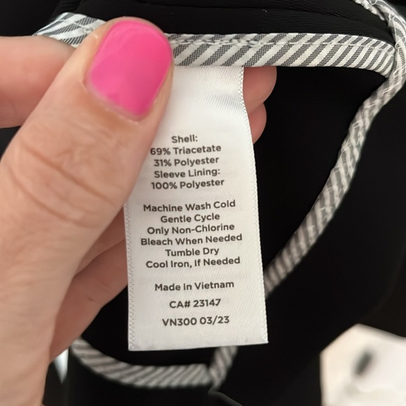 Talbots EASY TRAVEL SINGLE BUTTON BLAZER Black Size 14 - Picture 7 of 7